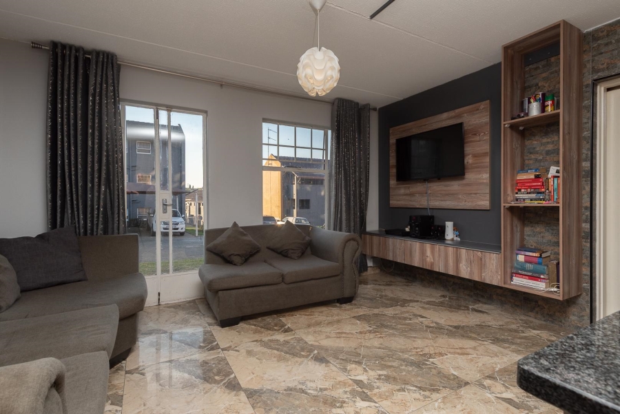 1 Bedroom Property for Sale in Alan Manor Gauteng