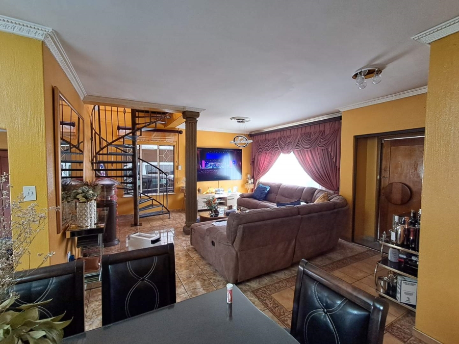 4 Bedroom Property for Sale in Mayfield Gauteng