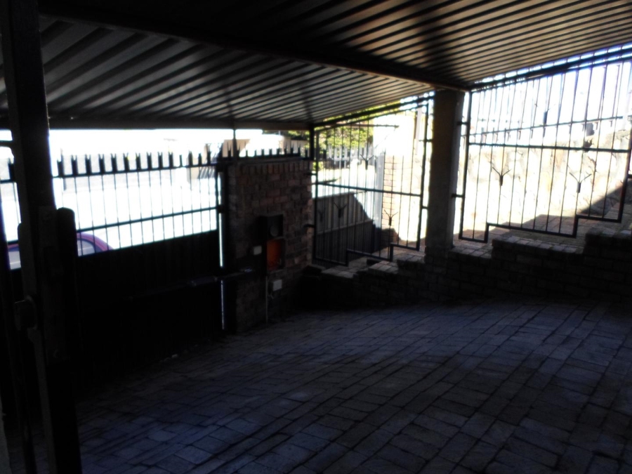 To Let 1 Bedroom Property for Rent in Oakdene Gauteng