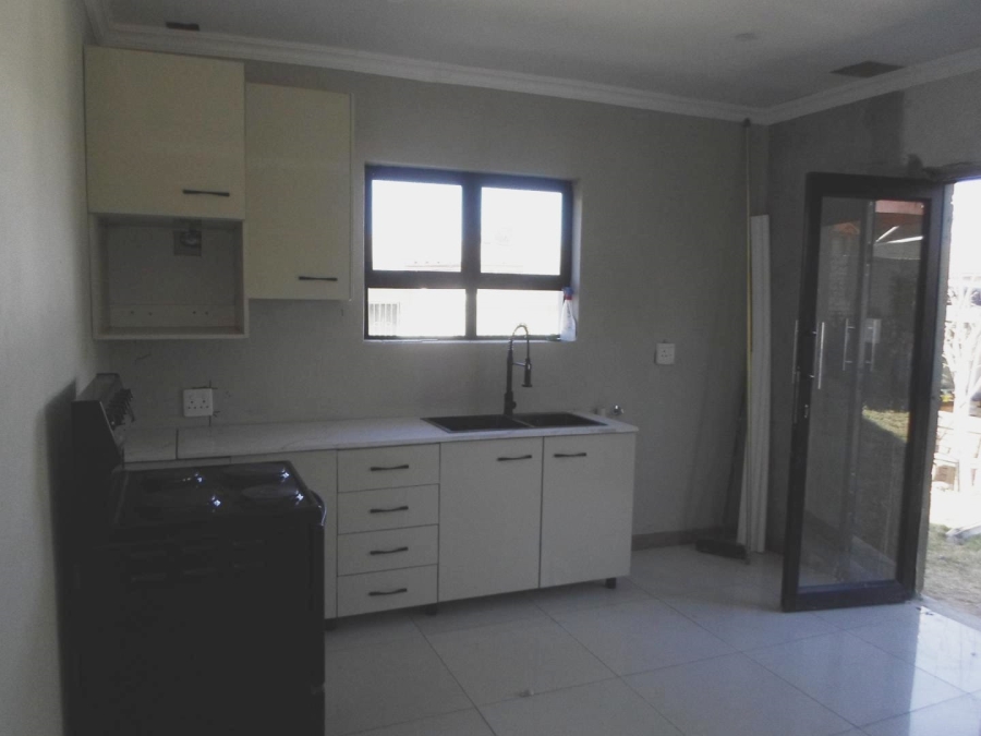 To Let 1 Bedroom Property for Rent in Oakdene Gauteng
