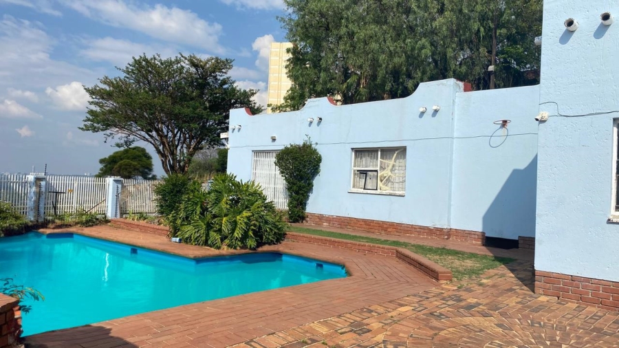 6 Bedroom Property for Sale in Sophiatown Gauteng