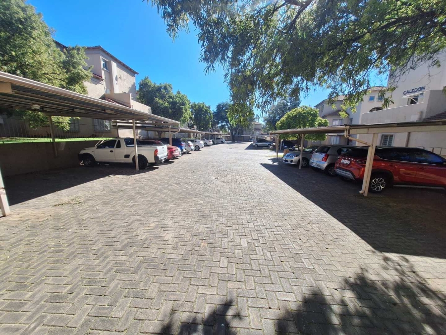 1 Bedroom Property for Sale in Weltevreden Park Gauteng