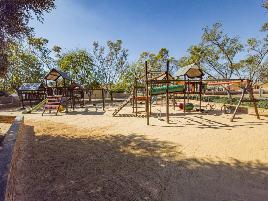 2 Bedroom Property for Sale in Equestria Gauteng