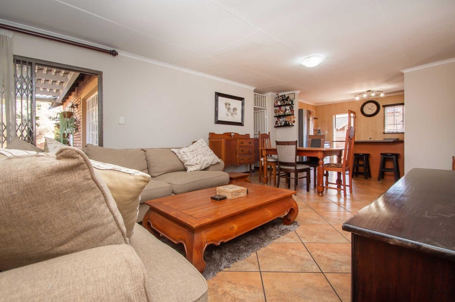 3 Bedroom Property for Sale in Honeydew Grove Gauteng
