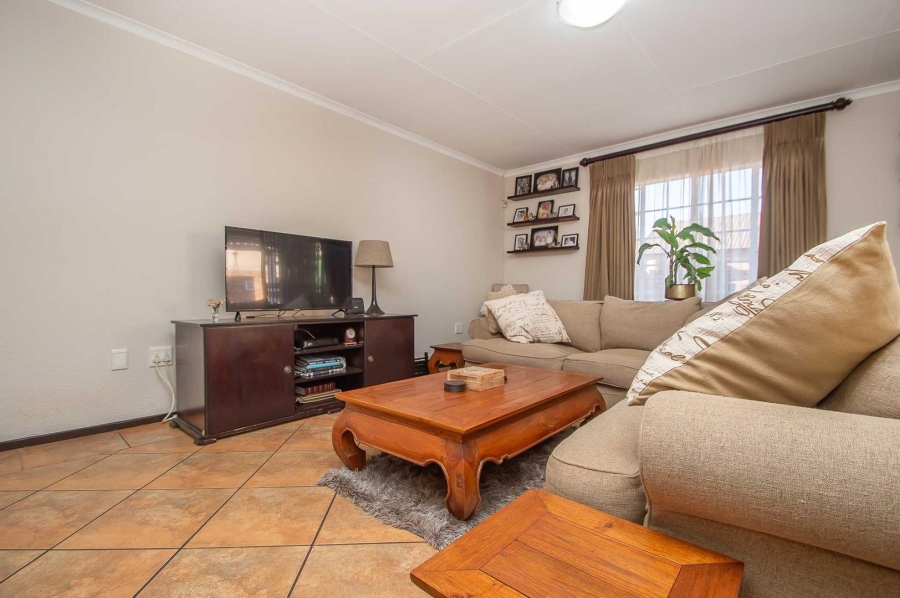 3 Bedroom Property for Sale in Honeydew Grove Gauteng