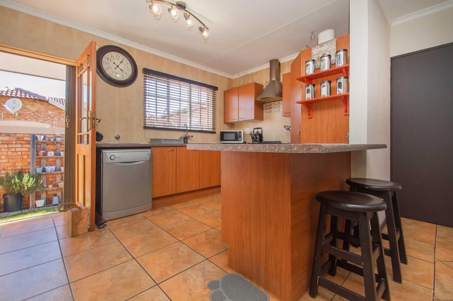 3 Bedroom Property for Sale in Honeydew Grove Gauteng