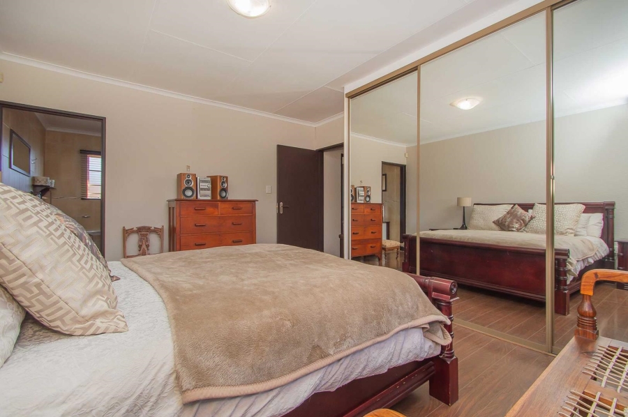 3 Bedroom Property for Sale in Honeydew Grove Gauteng