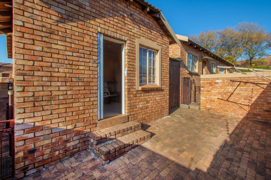 3 Bedroom Property for Sale in Honeydew Grove Gauteng