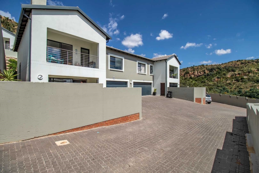 4 Bedroom Property for Sale in Allens Nek Gauteng