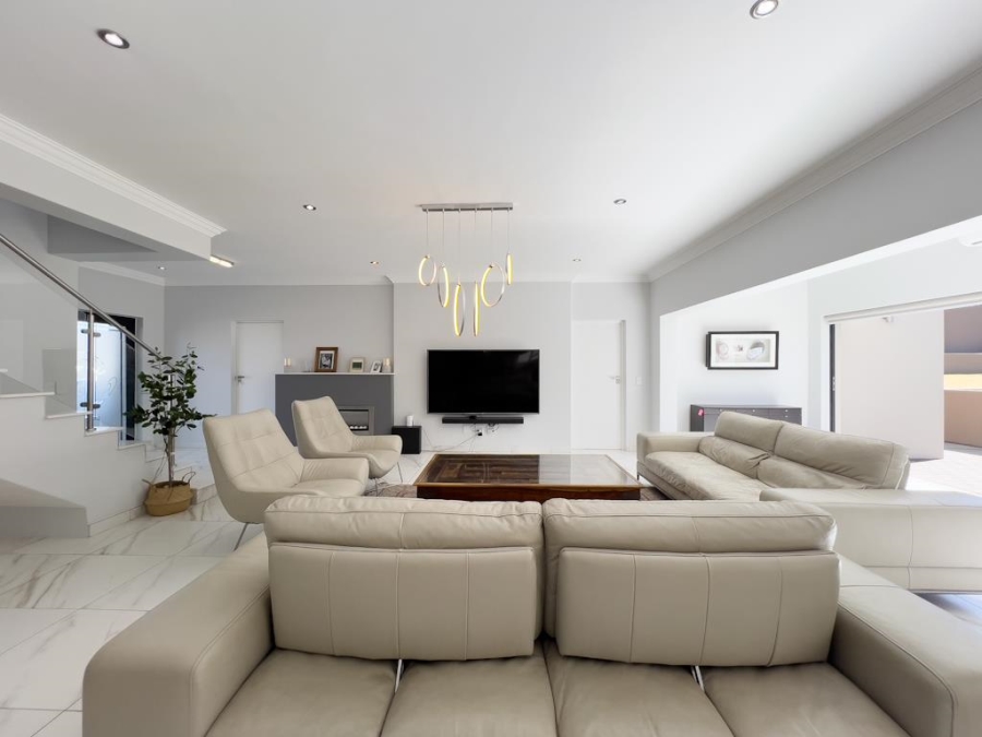 4 Bedroom Property for Sale in Midstream Ridge Gauteng