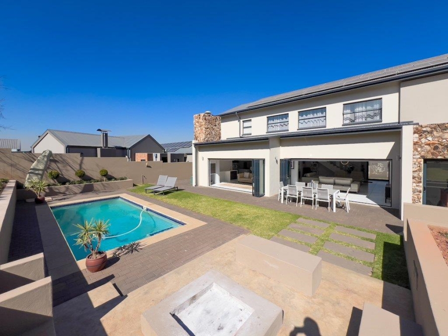 4 Bedroom Property for Sale in Midstream Ridge Gauteng