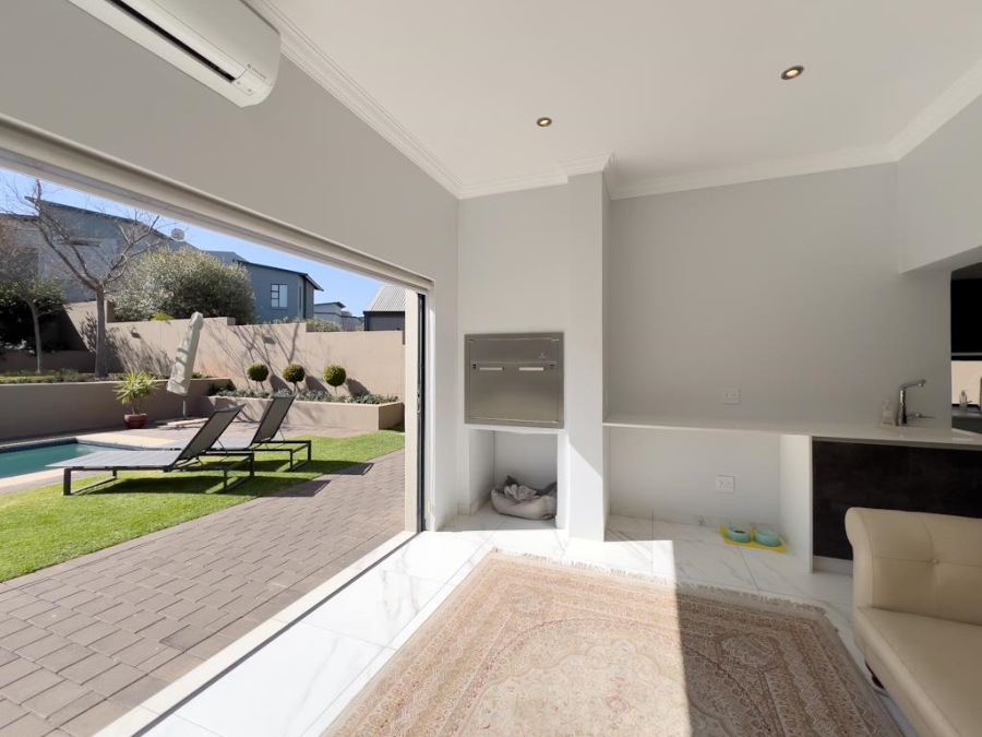 4 Bedroom Property for Sale in Midstream Ridge Gauteng