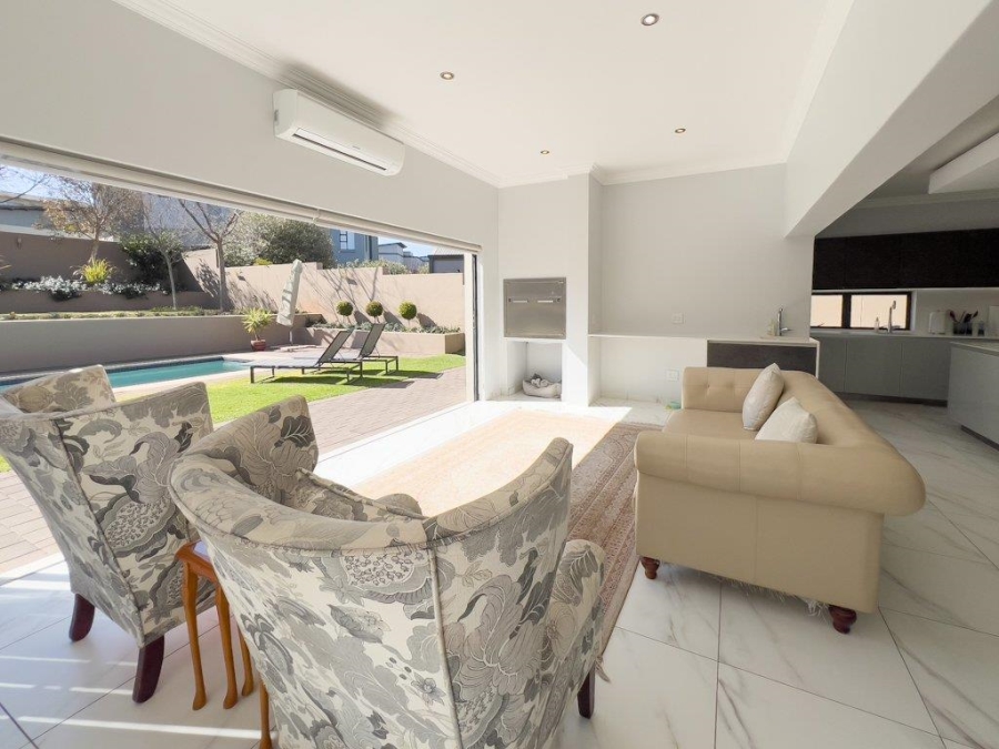 4 Bedroom Property for Sale in Midstream Ridge Gauteng