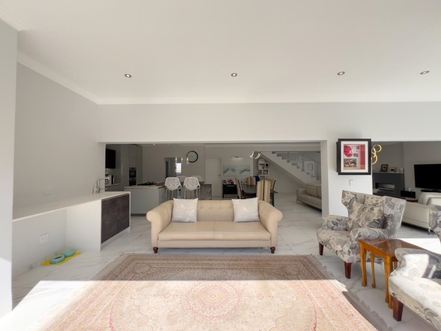 4 Bedroom Property for Sale in Midstream Ridge Gauteng