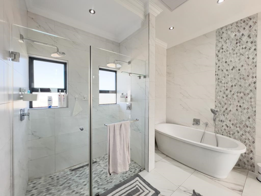 4 Bedroom Property for Sale in Midstream Ridge Gauteng