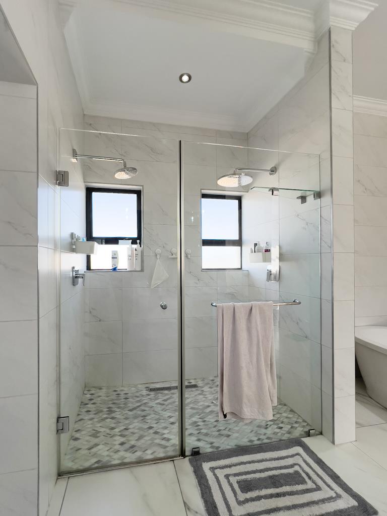 4 Bedroom Property for Sale in Midstream Ridge Gauteng