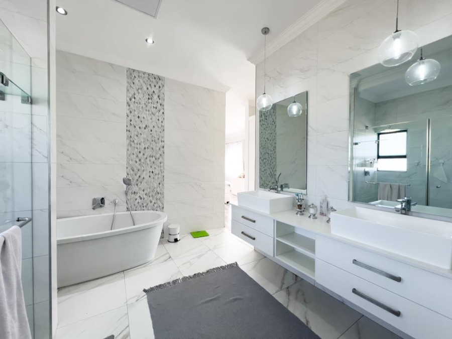 4 Bedroom Property for Sale in Midstream Ridge Gauteng