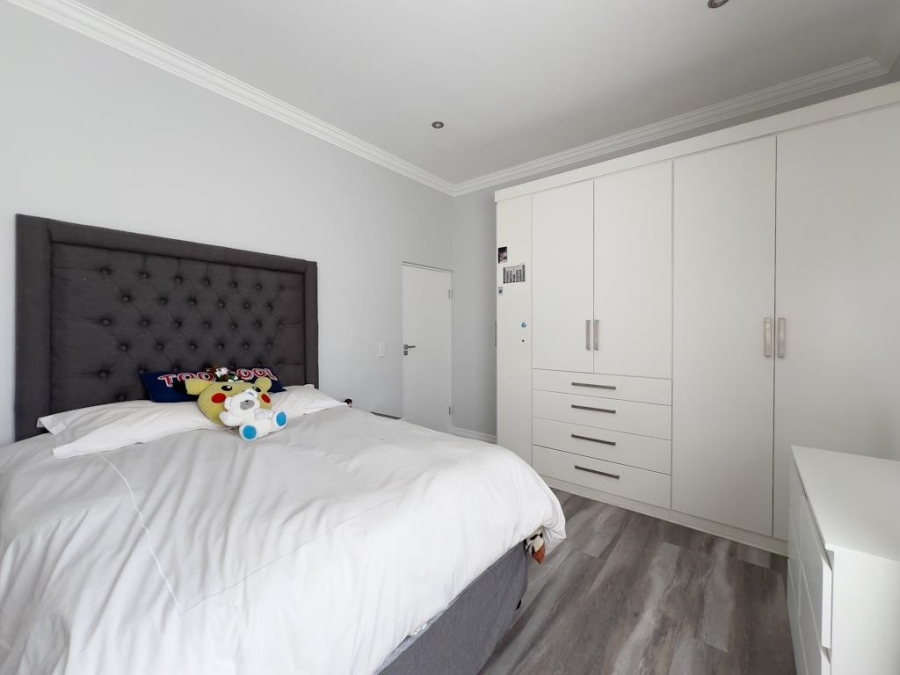 4 Bedroom Property for Sale in Midstream Ridge Gauteng