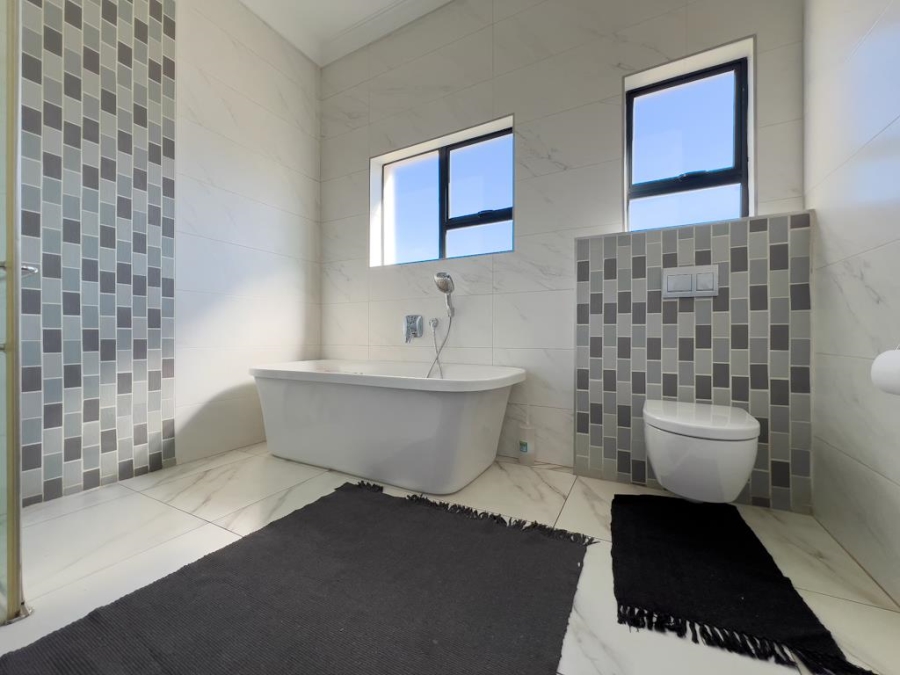 4 Bedroom Property for Sale in Midstream Ridge Gauteng