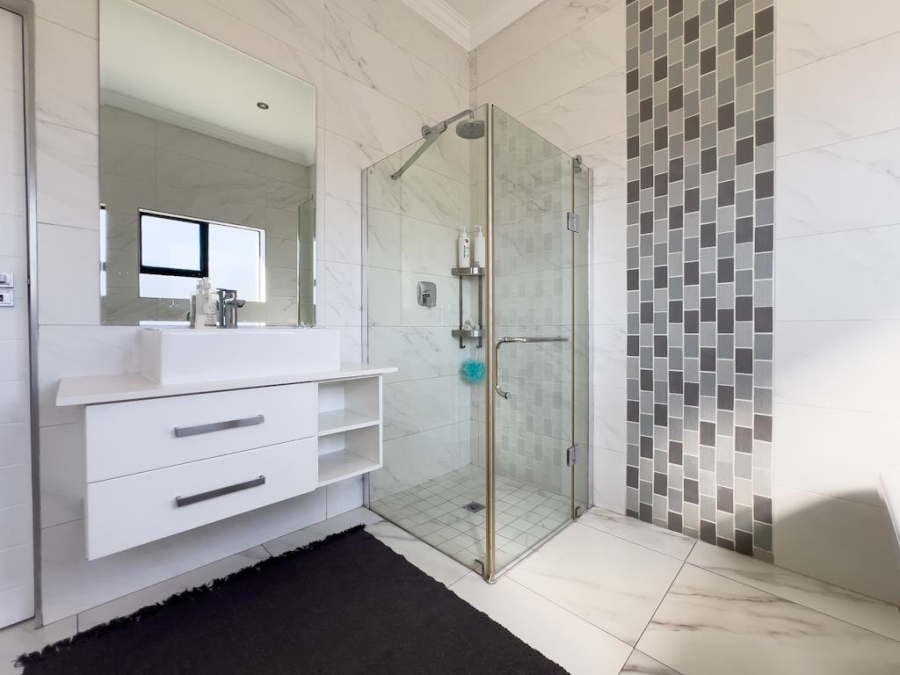 4 Bedroom Property for Sale in Midstream Ridge Gauteng