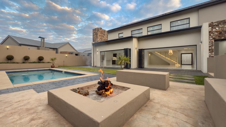 4 Bedroom Property for Sale in Midstream Ridge Gauteng