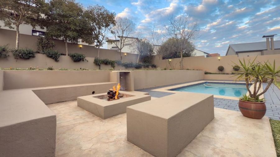 4 Bedroom Property for Sale in Midstream Ridge Gauteng