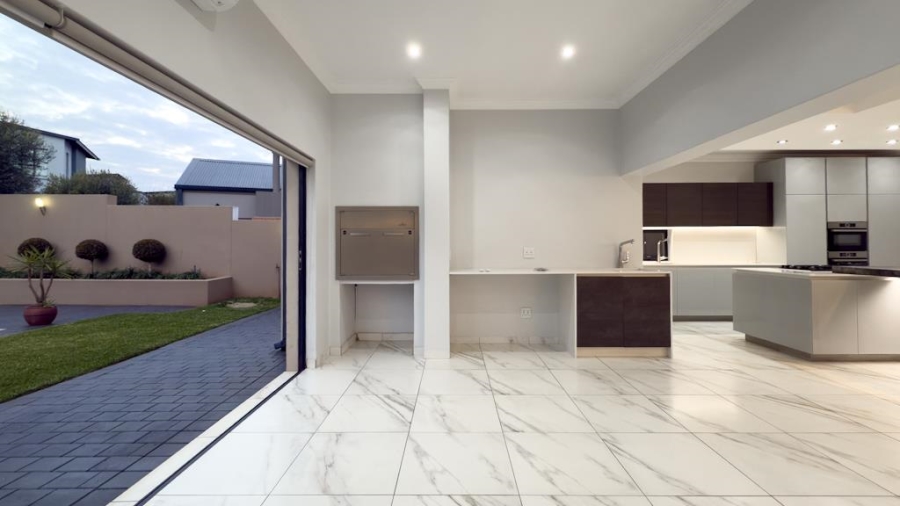4 Bedroom Property for Sale in Midstream Ridge Gauteng