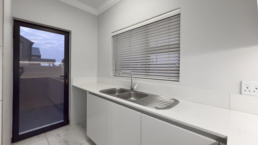 4 Bedroom Property for Sale in Midstream Ridge Gauteng