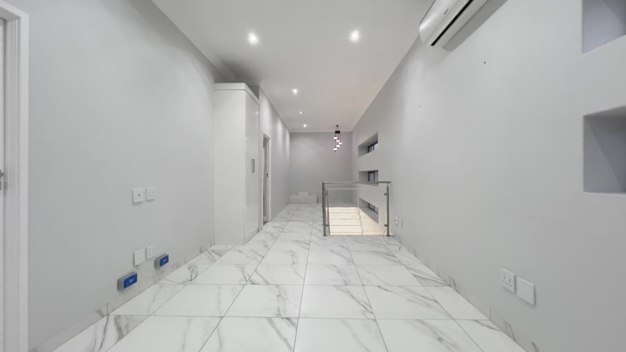 4 Bedroom Property for Sale in Midstream Ridge Gauteng