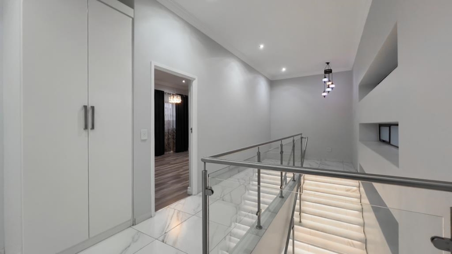 4 Bedroom Property for Sale in Midstream Ridge Gauteng