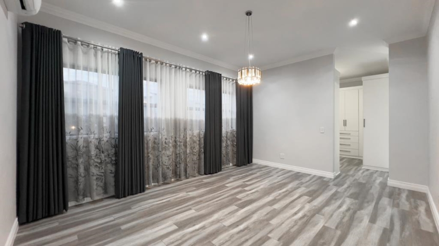 4 Bedroom Property for Sale in Midstream Ridge Gauteng