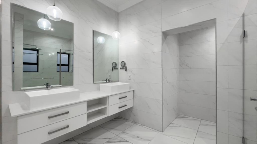 4 Bedroom Property for Sale in Midstream Ridge Gauteng