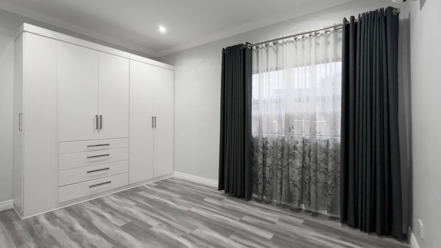 4 Bedroom Property for Sale in Midstream Ridge Gauteng