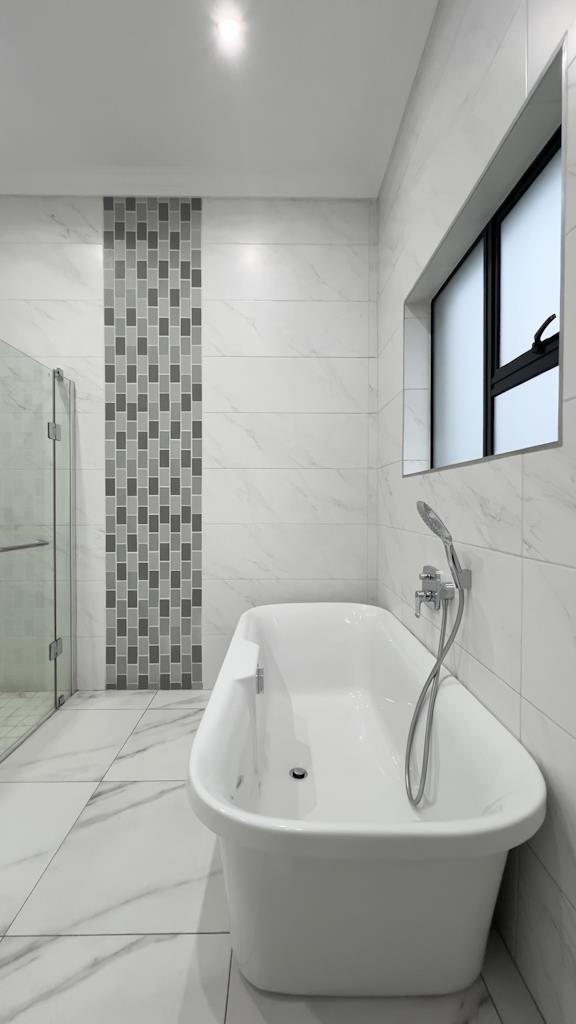 4 Bedroom Property for Sale in Midstream Ridge Gauteng