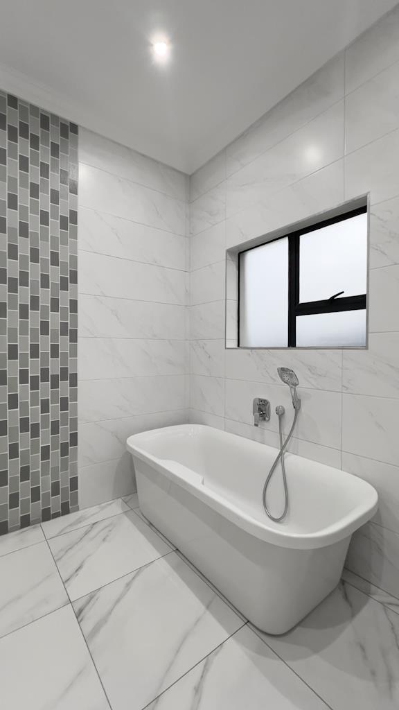 4 Bedroom Property for Sale in Midstream Ridge Gauteng