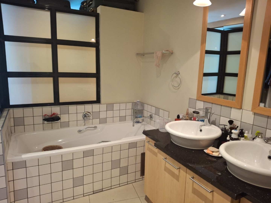 To Let 3 Bedroom Property for Rent in Benmore Gardens Gauteng