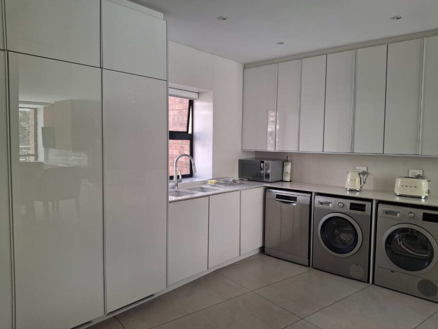 To Let 3 Bedroom Property for Rent in Benmore Gardens Gauteng