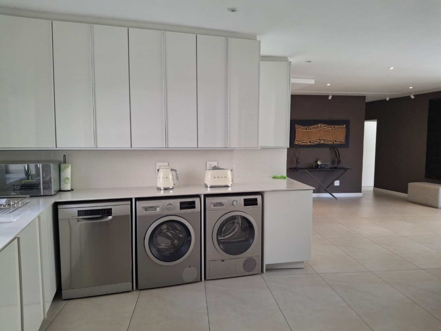 To Let 3 Bedroom Property for Rent in Benmore Gardens Gauteng