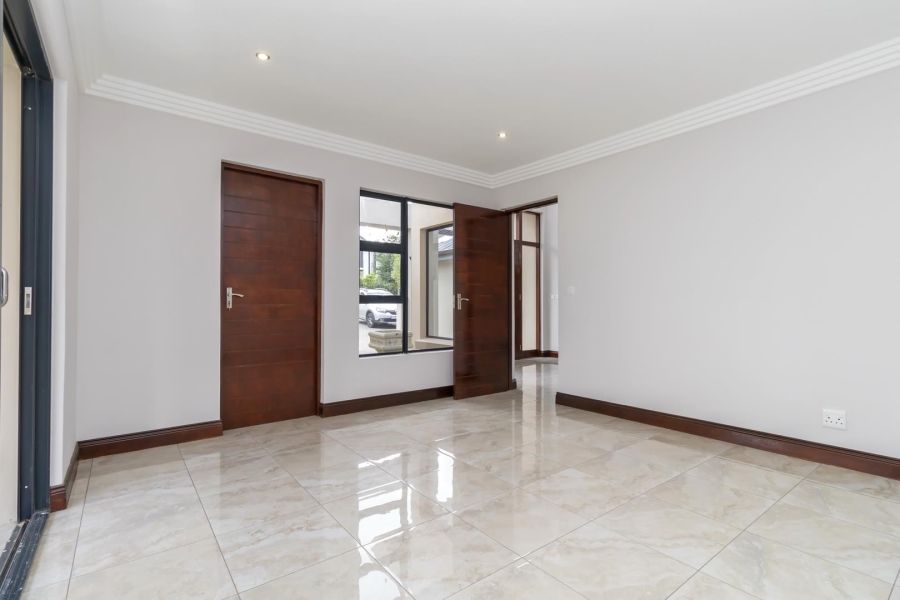 To Let 5 Bedroom Property for Rent in Waterfall Country Estate Gauteng