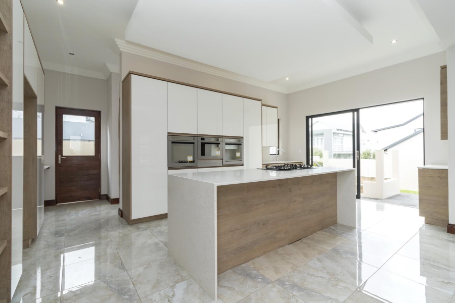 To Let 5 Bedroom Property for Rent in Waterfall Country Estate Gauteng