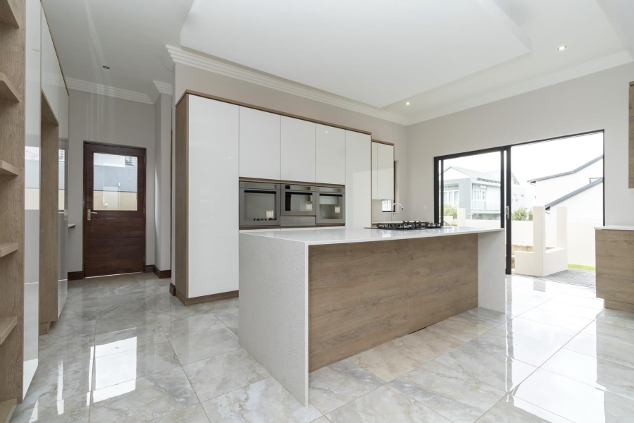 To Let 5 Bedroom Property for Rent in Waterfall Country Estate Gauteng