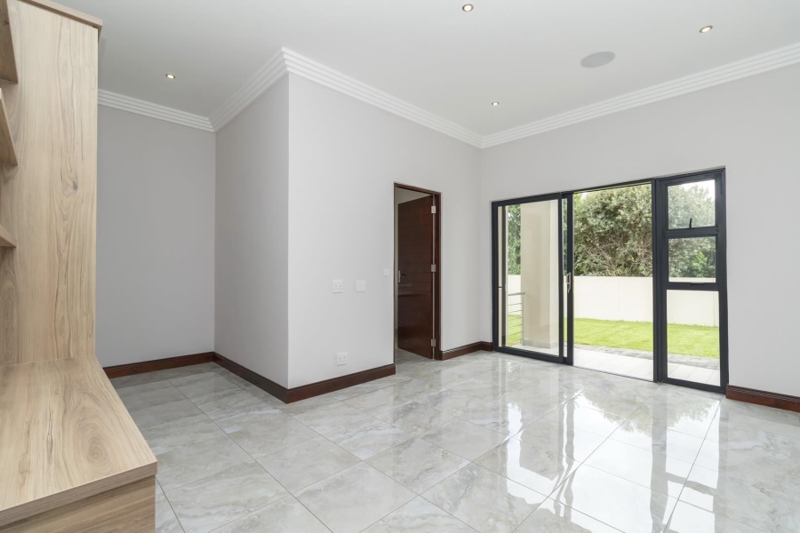 To Let 5 Bedroom Property for Rent in Waterfall Country Estate Gauteng