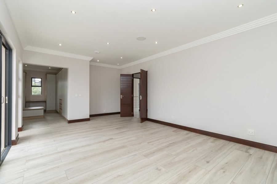 To Let 5 Bedroom Property for Rent in Waterfall Country Estate Gauteng