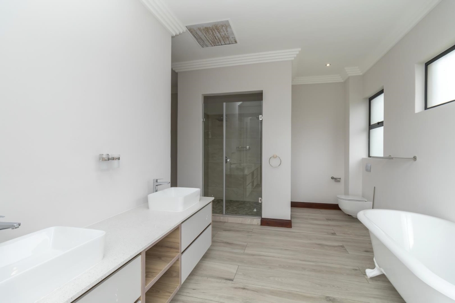 To Let 5 Bedroom Property for Rent in Waterfall Country Estate Gauteng