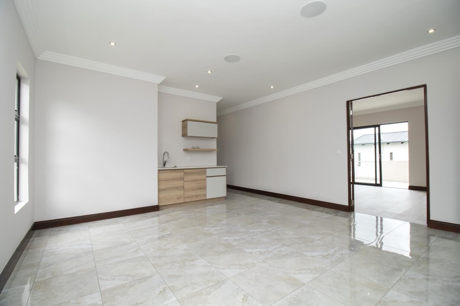 To Let 5 Bedroom Property for Rent in Waterfall Country Estate Gauteng