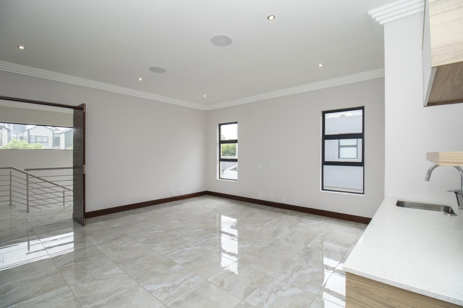 To Let 5 Bedroom Property for Rent in Waterfall Country Estate Gauteng