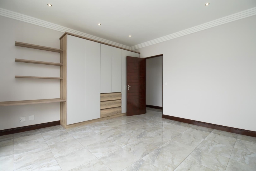 To Let 5 Bedroom Property for Rent in Waterfall Country Estate Gauteng