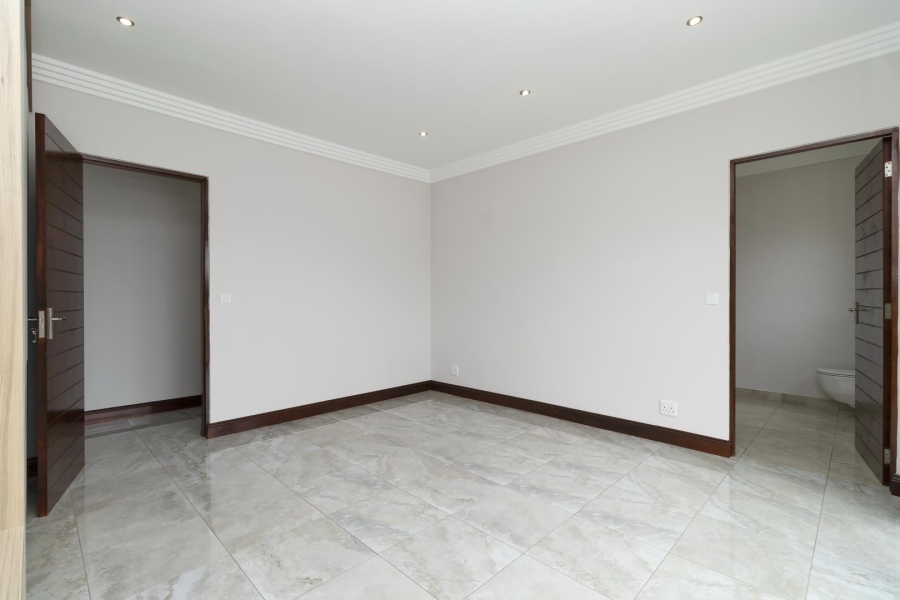 To Let 5 Bedroom Property for Rent in Waterfall Country Estate Gauteng