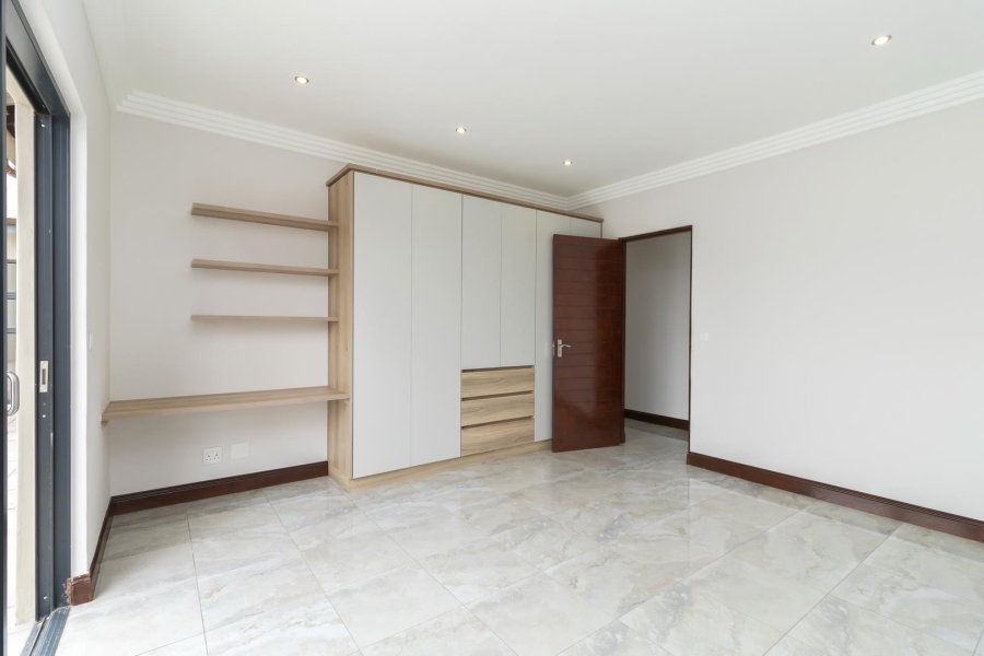 To Let 5 Bedroom Property for Rent in Waterfall Country Estate Gauteng