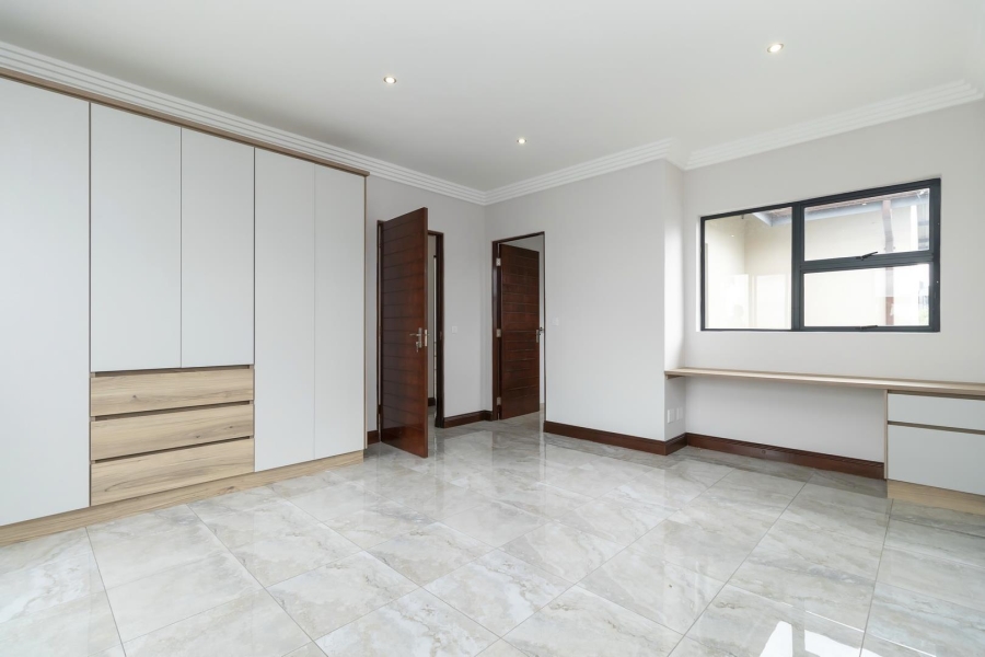 To Let 5 Bedroom Property for Rent in Waterfall Country Estate Gauteng